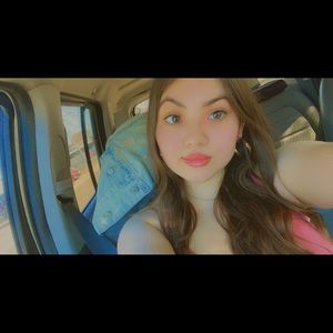 Meet your Posher, Alejandra